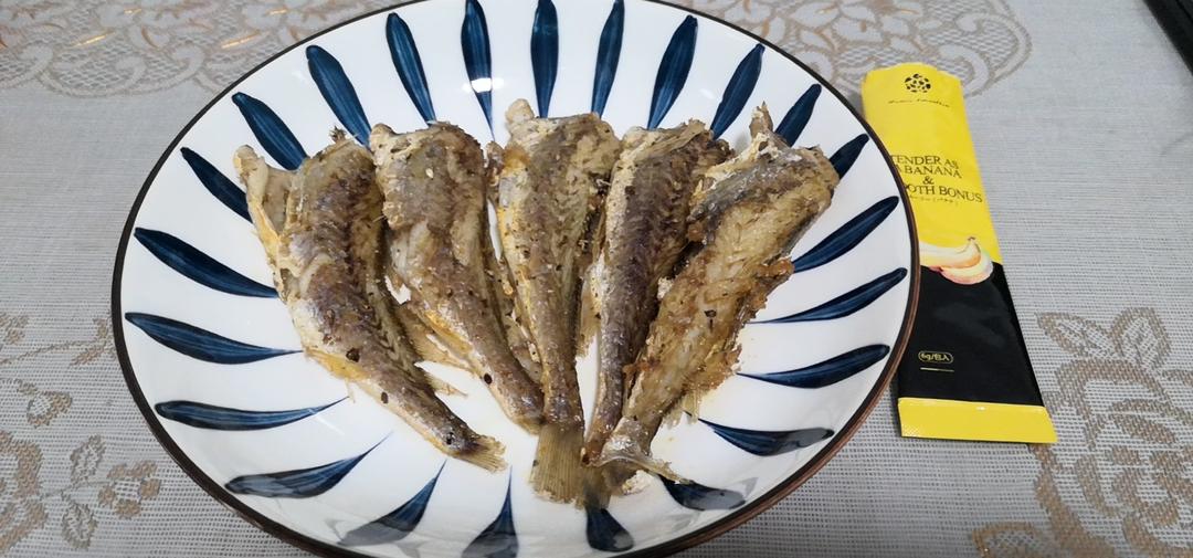 外酥内嫩的香煎小黄鱼