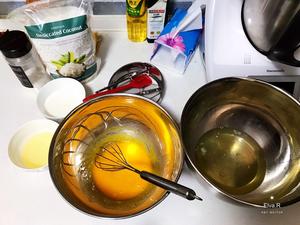 八寸戚风蛋糕 椰蓉戚风 附赠烘焙操作技巧的做法 步骤2