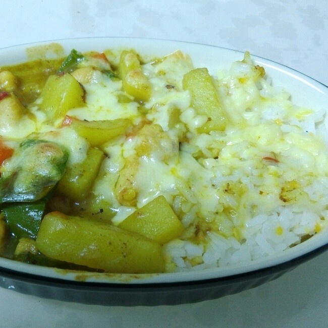 咖喱鸡肉焗饭