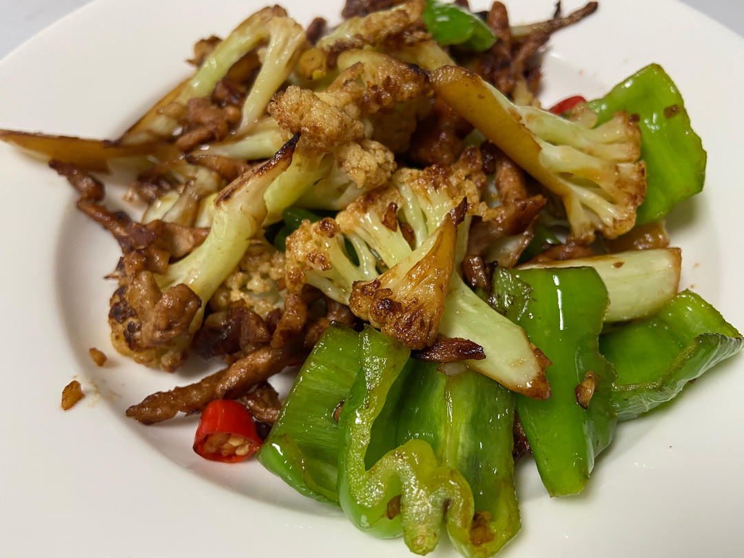 每次下馆子必点的脆脆的干锅花菜🙋