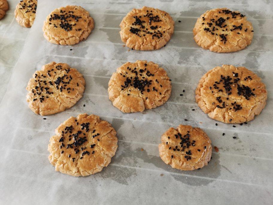 轻轻一按就碎掉的原味桃酥（不输猪油版）