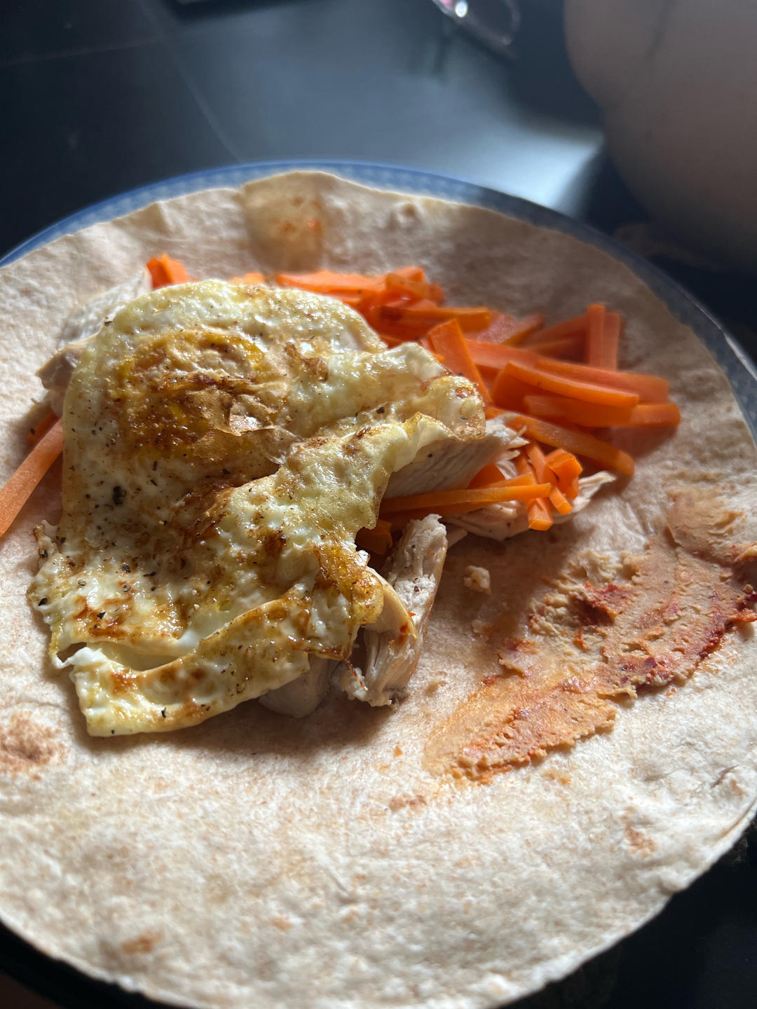 胡萝卜鸡蛋全麦三明治