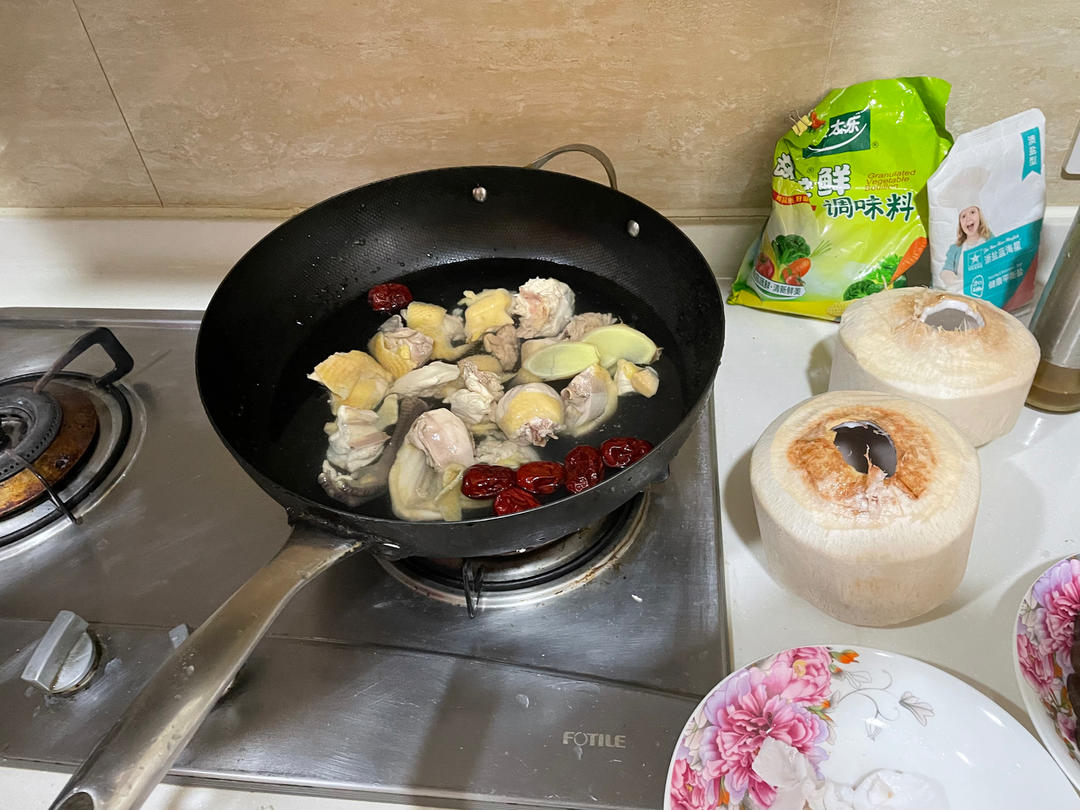 不加一滴水的椰子鸡