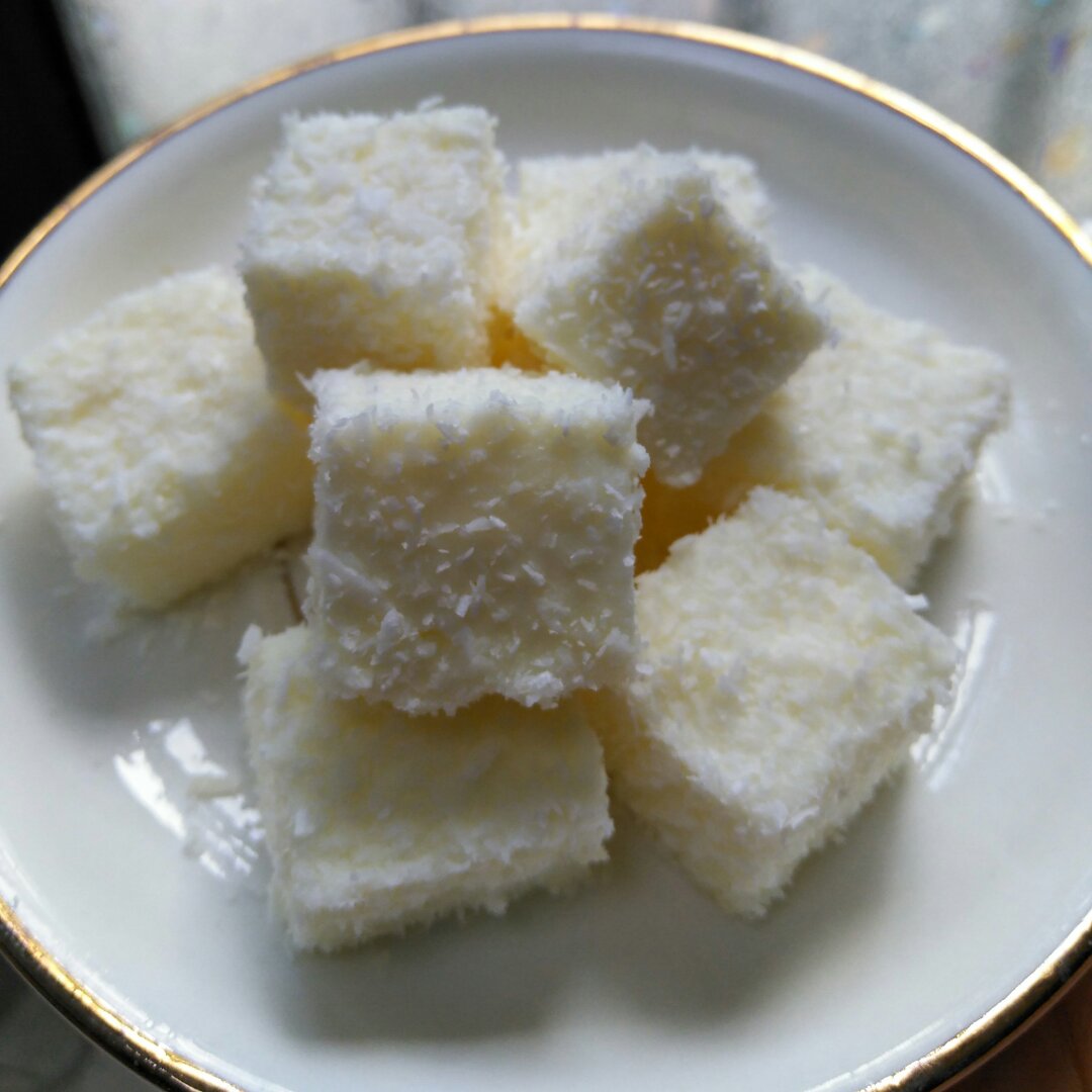 完胜85度C牛奶椰丝小方