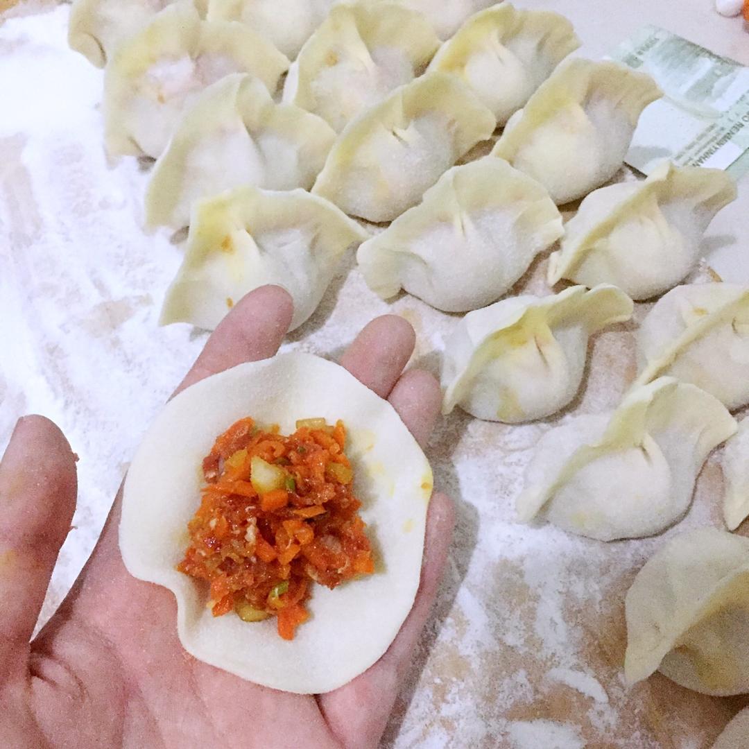 贪心小白菜做的史上最好吃的牛肉胡萝卜馅饺子