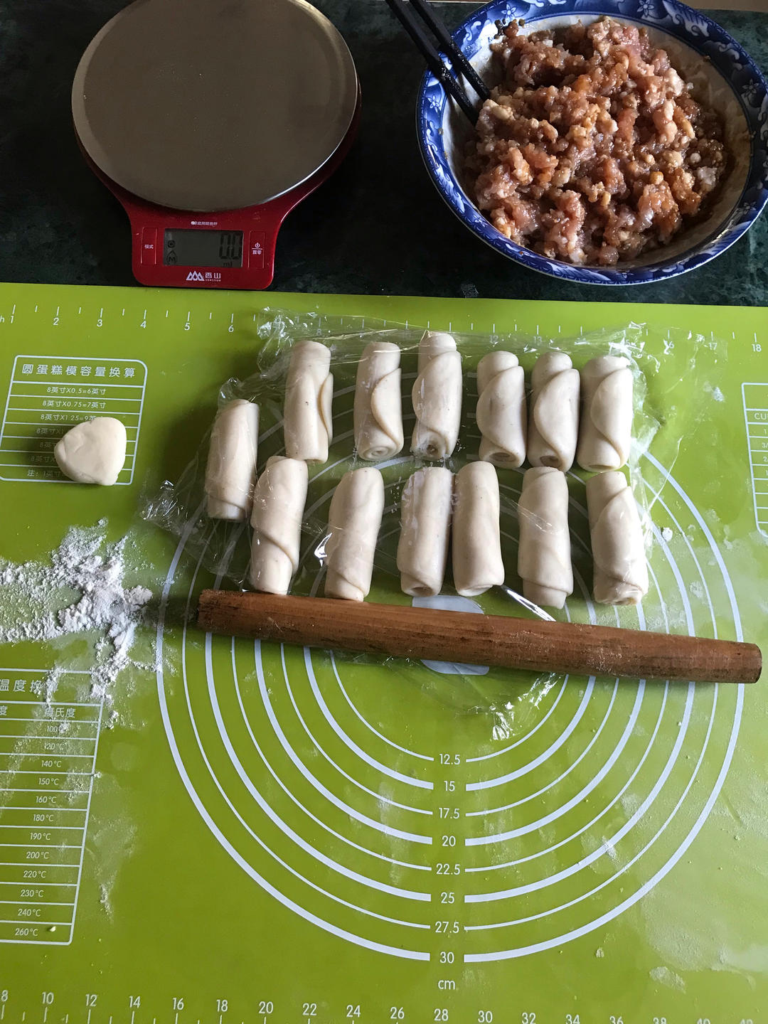 好吃到爆的鲜肉月饼😂（付超详细步骤）