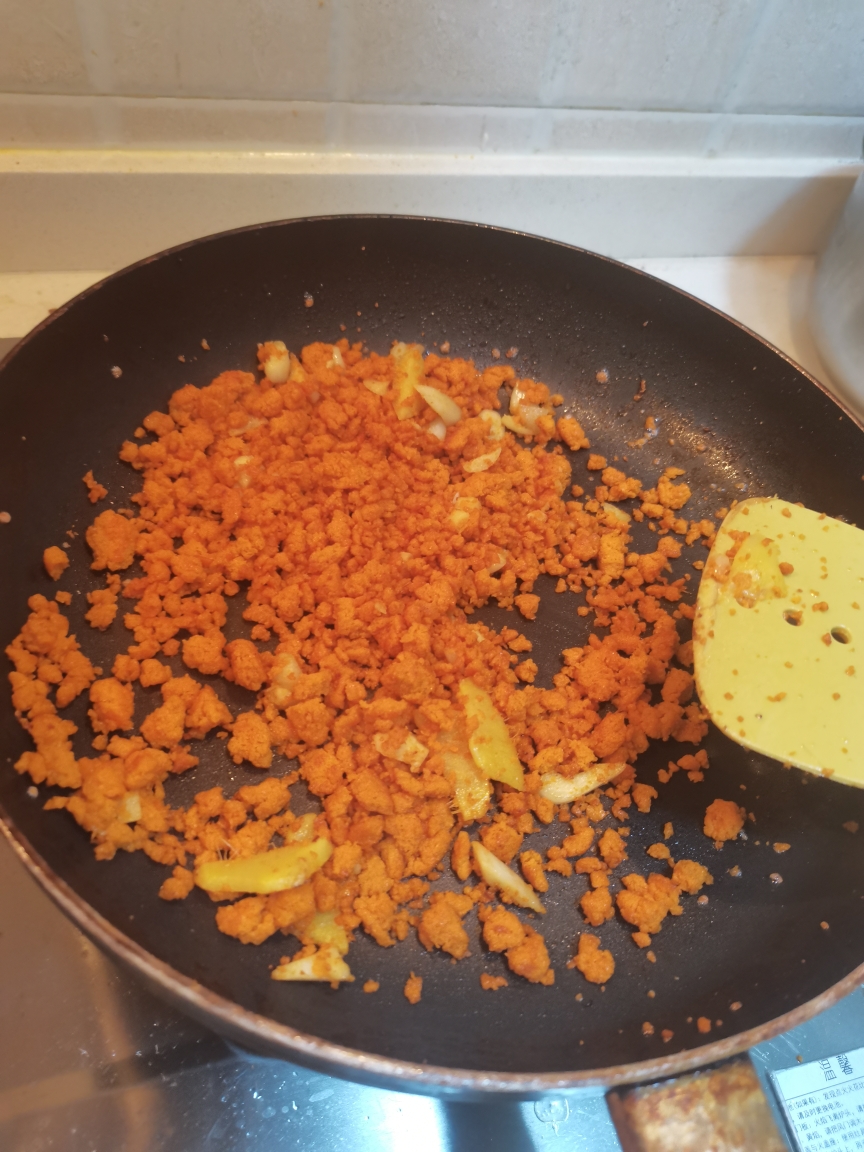 超简单零失败的黄金海胆炒饭的做法 步骤3