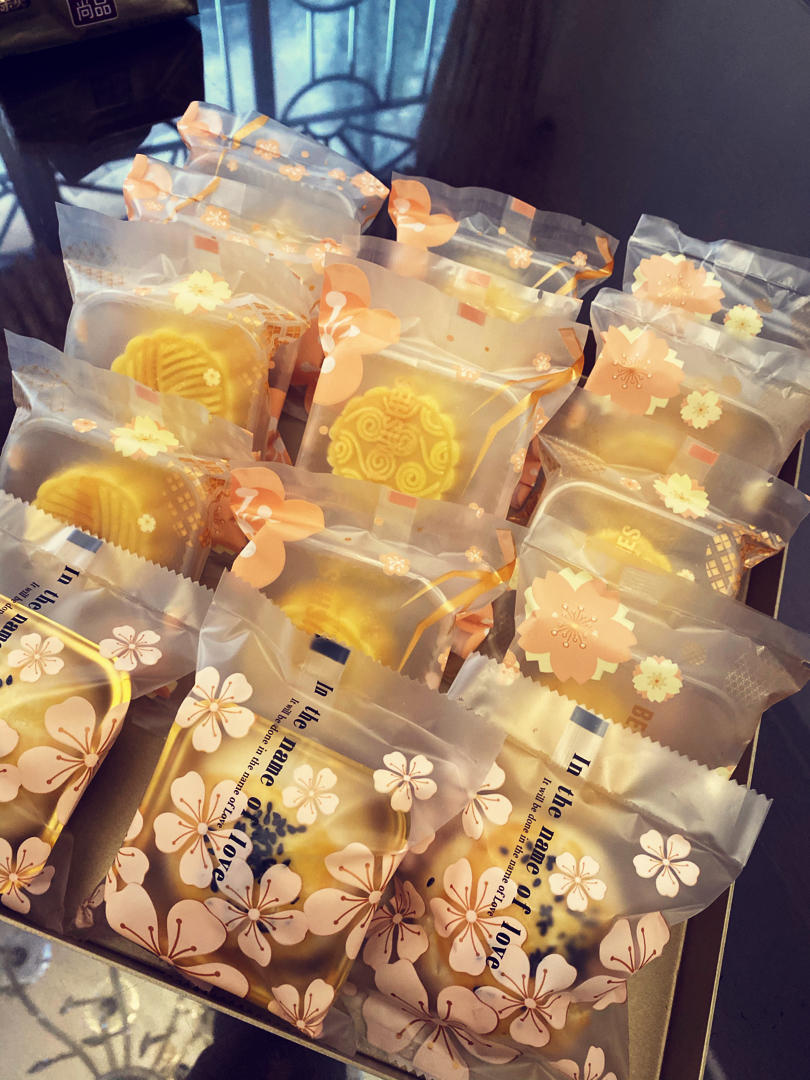 💃奶黄流心月饼——这是可以让你坐稳朋友圈厨霸位置的月饼🥮，没人点赞算我输👎