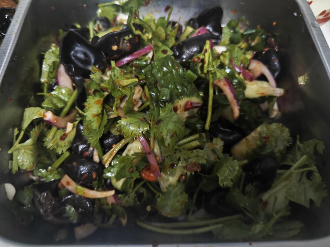 🧅🥒凉拌洋葱木耳黄瓜