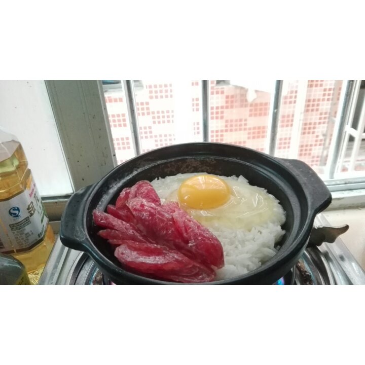 广式腊味煲仔饭