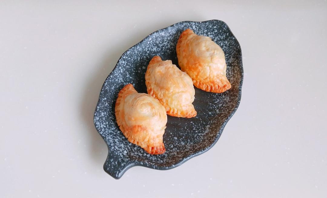 蛋挞皮自嗨之酥皮肉肠卷