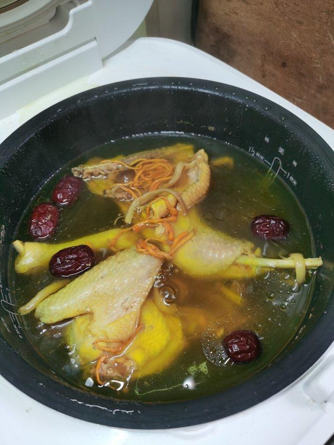 虫草花煲鸡汤