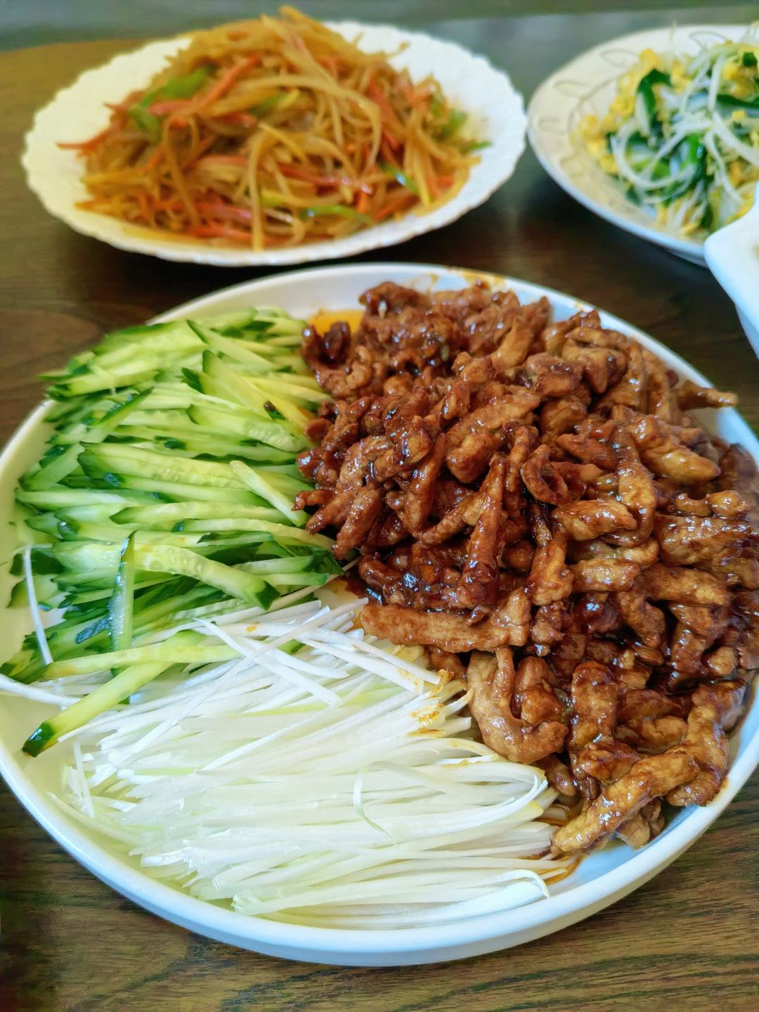 【京酱肉丝】