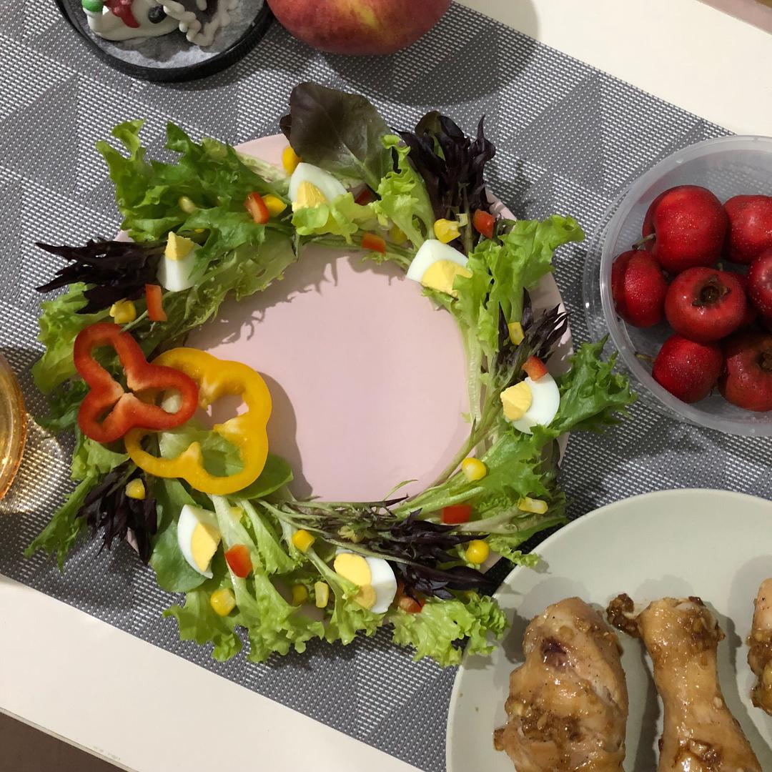 圣诞蔬菜花环沙拉