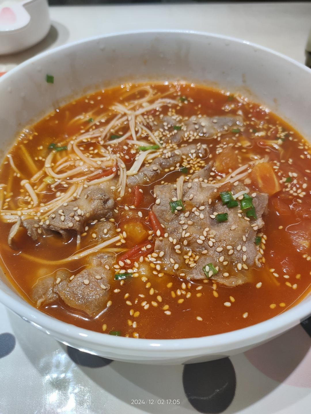 酸汤肥牛金针菇