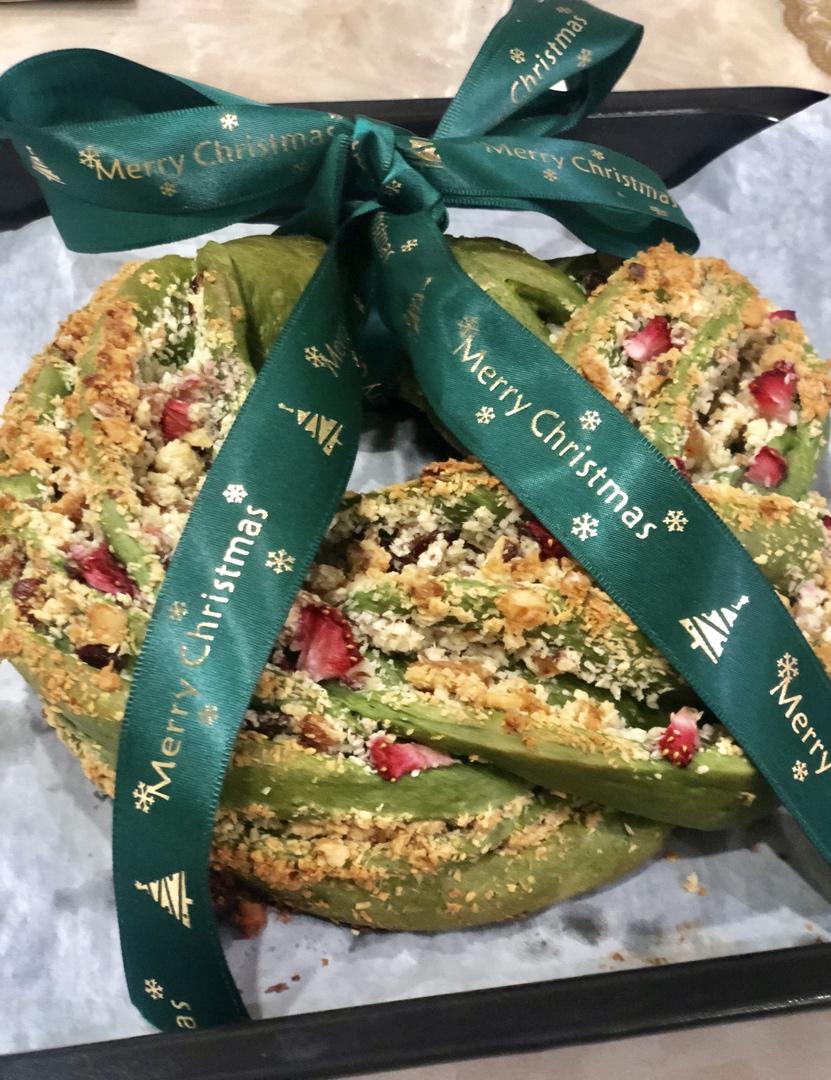 抹茶蔓越莓花环面包