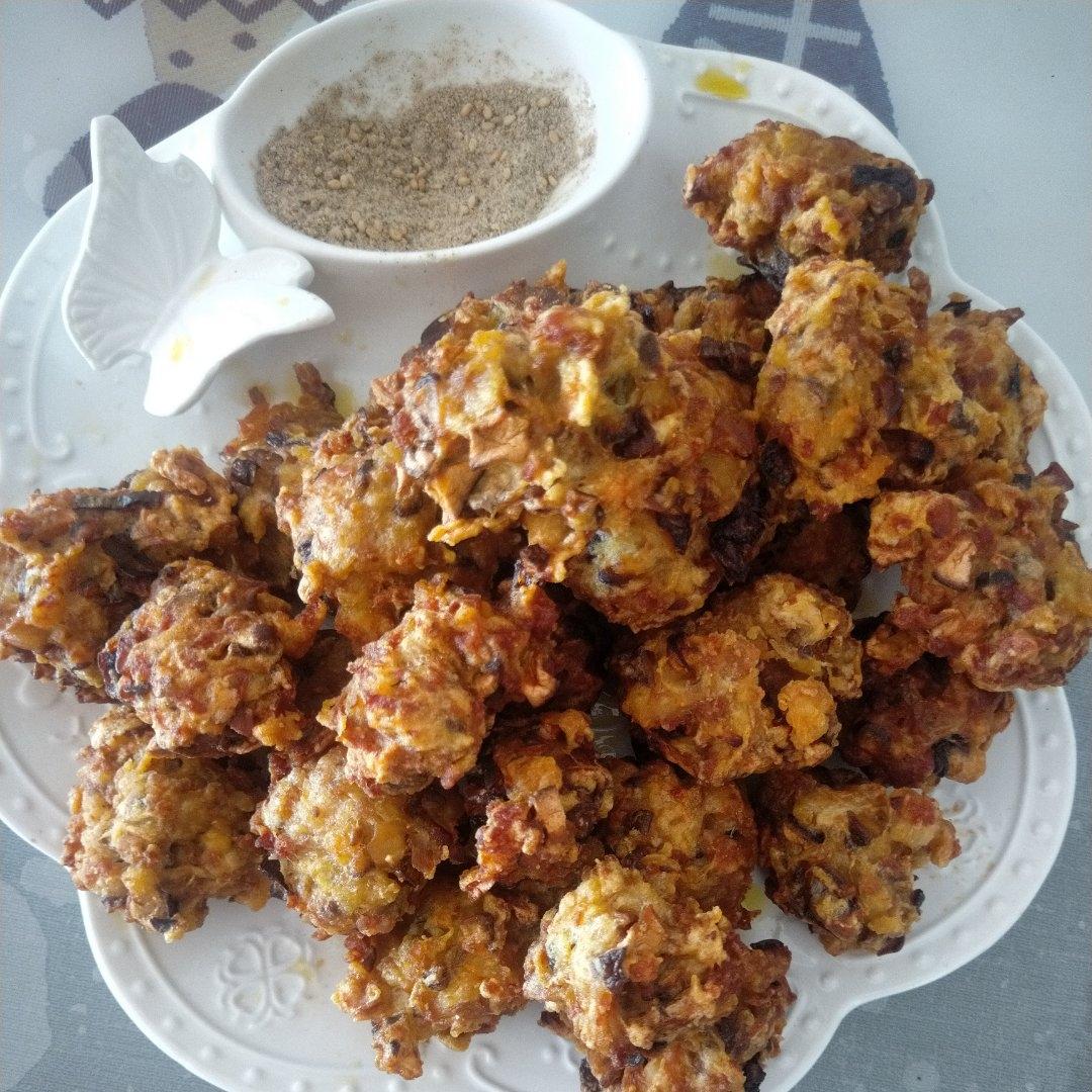 炸蘑菇肉丸子