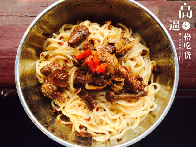 香菇干拌鲍鱼面