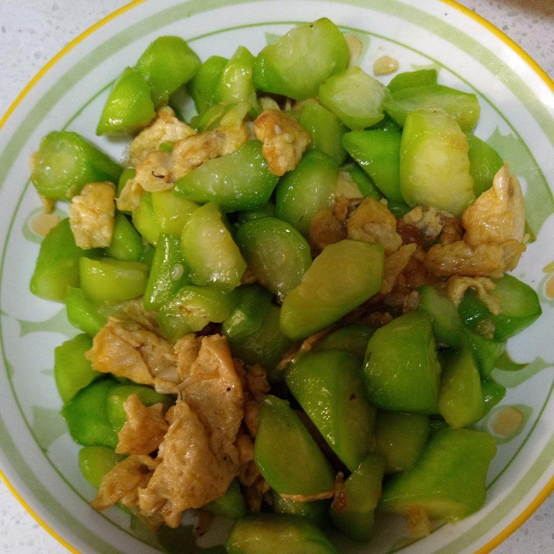 鲜香美味！好吃到舔盘的丝瓜炒鸡蛋