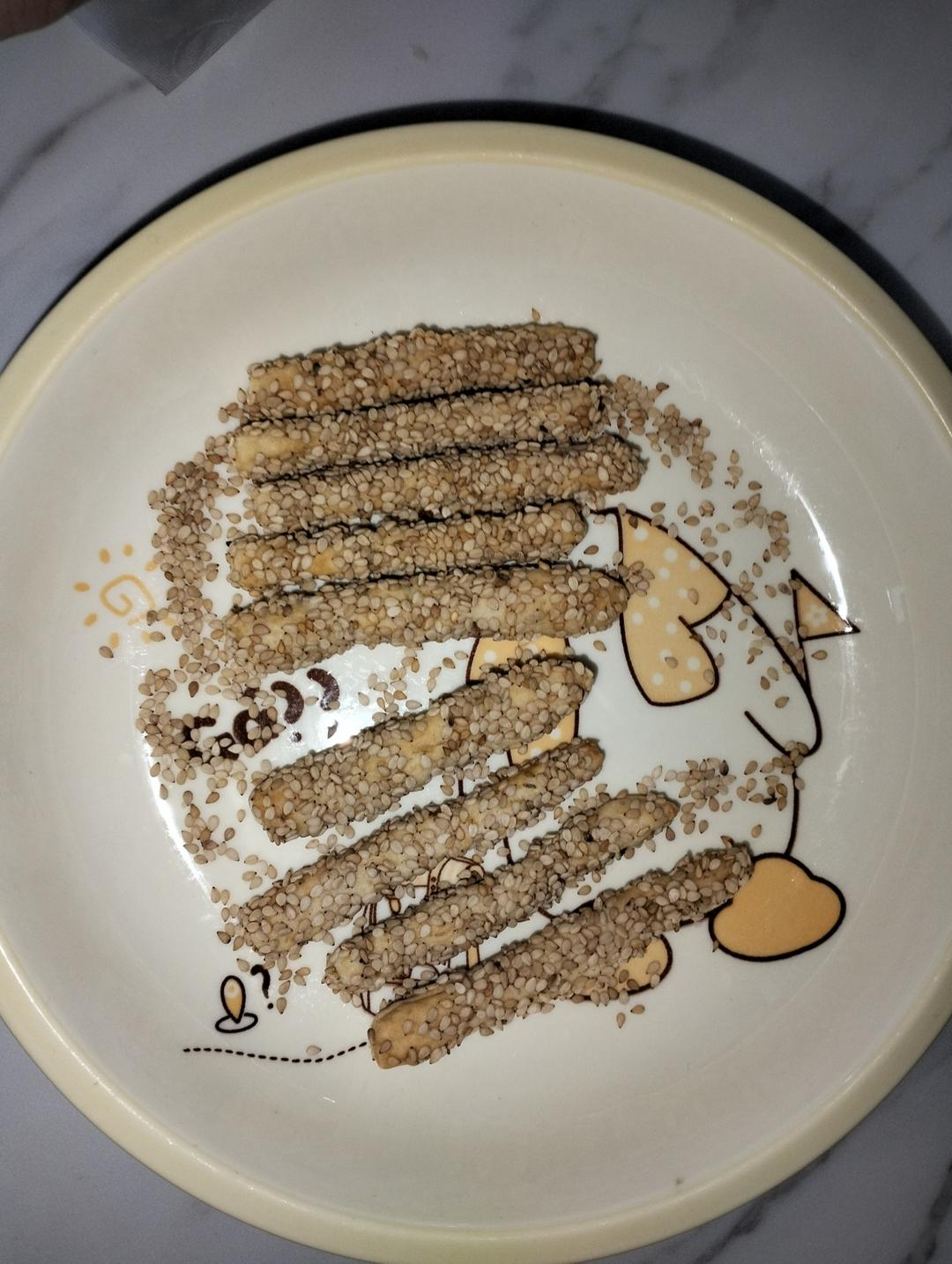 不用油炸   香酥芝麻条   这么做太香了  小点心  追剧小零食