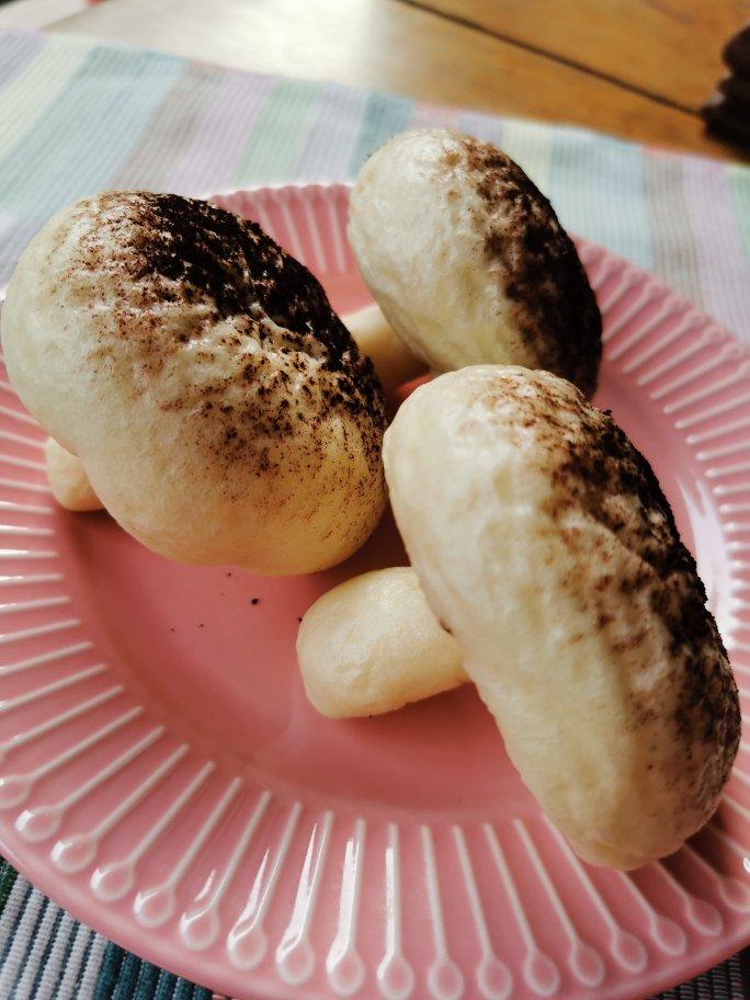 小蘑菇豆沙包