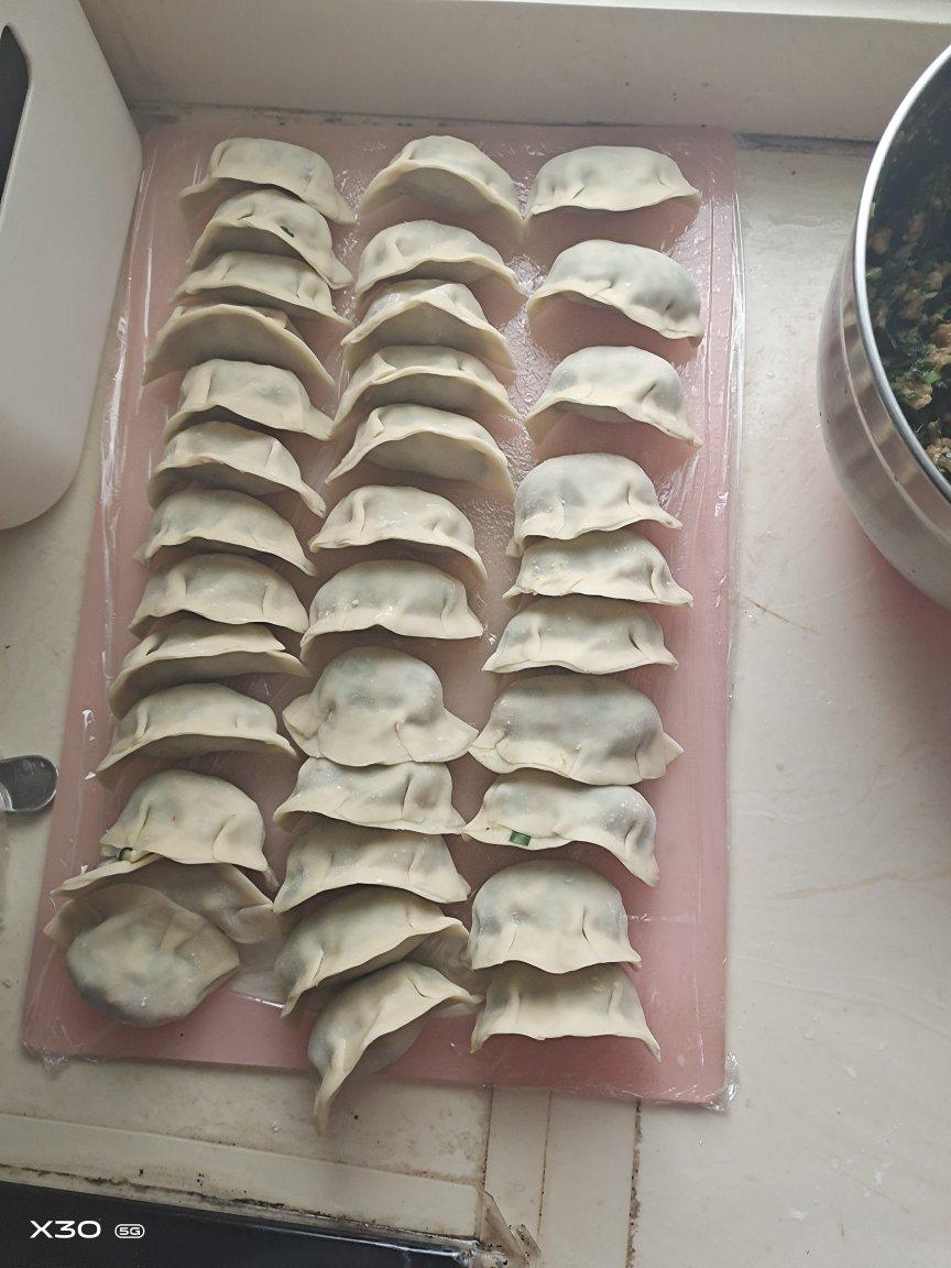自制韭菜馅饺子（妈妈的配方）