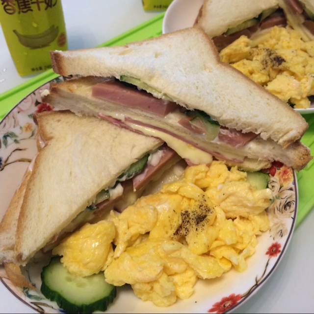 美式炒蛋 scrambled eggs