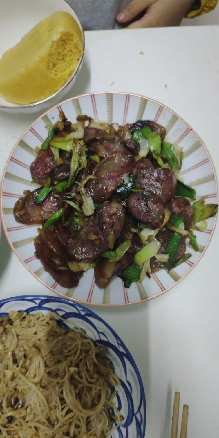 青蒜炒四川腊肠