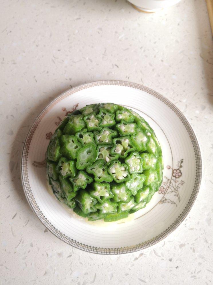 这绝对是秋葵颜值最高的做法，好看又好吃，端上桌最先光盘