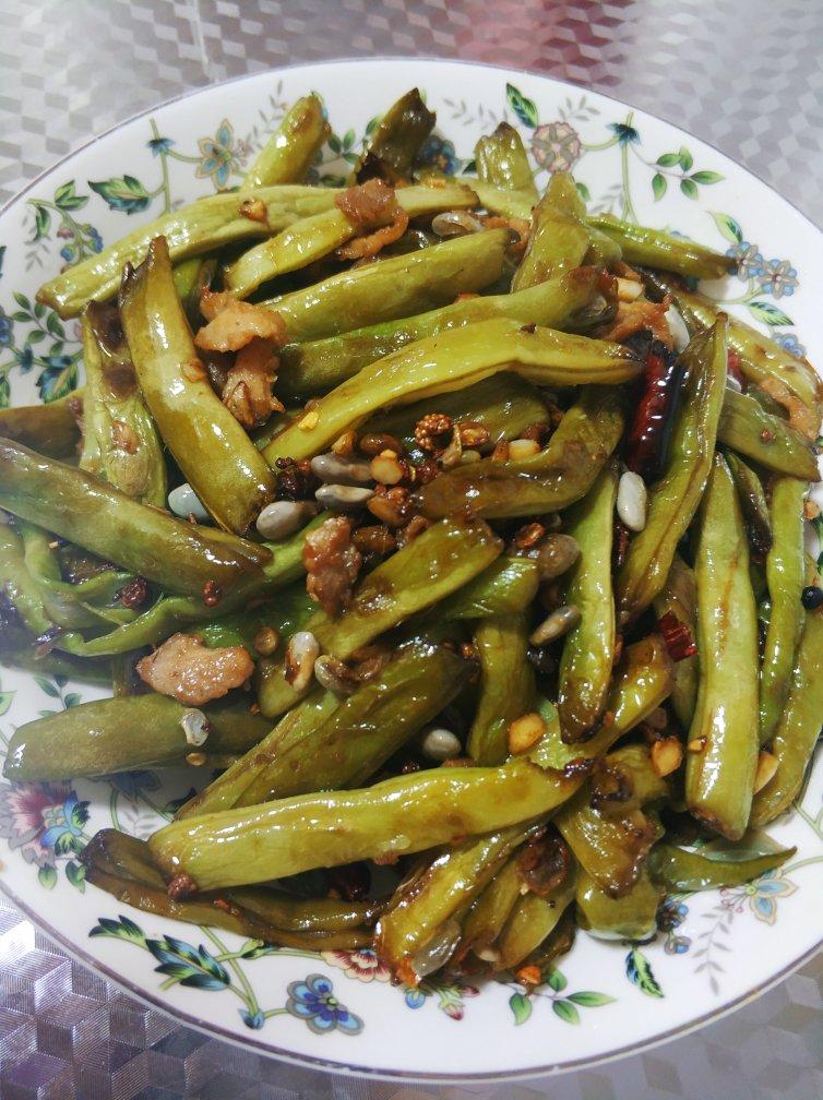 麻麻辣辣的干煸豆角