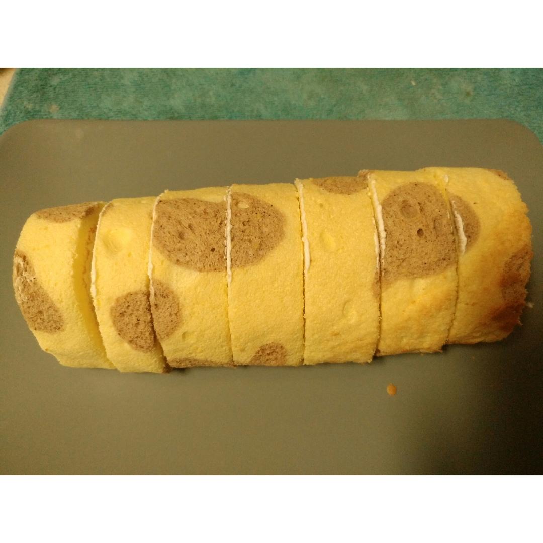 奶牛蛋糕卷+长颈鹿蛋糕卷
