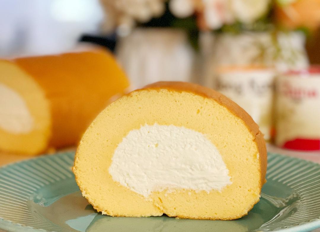 不掉皮的瑞士卷的做法