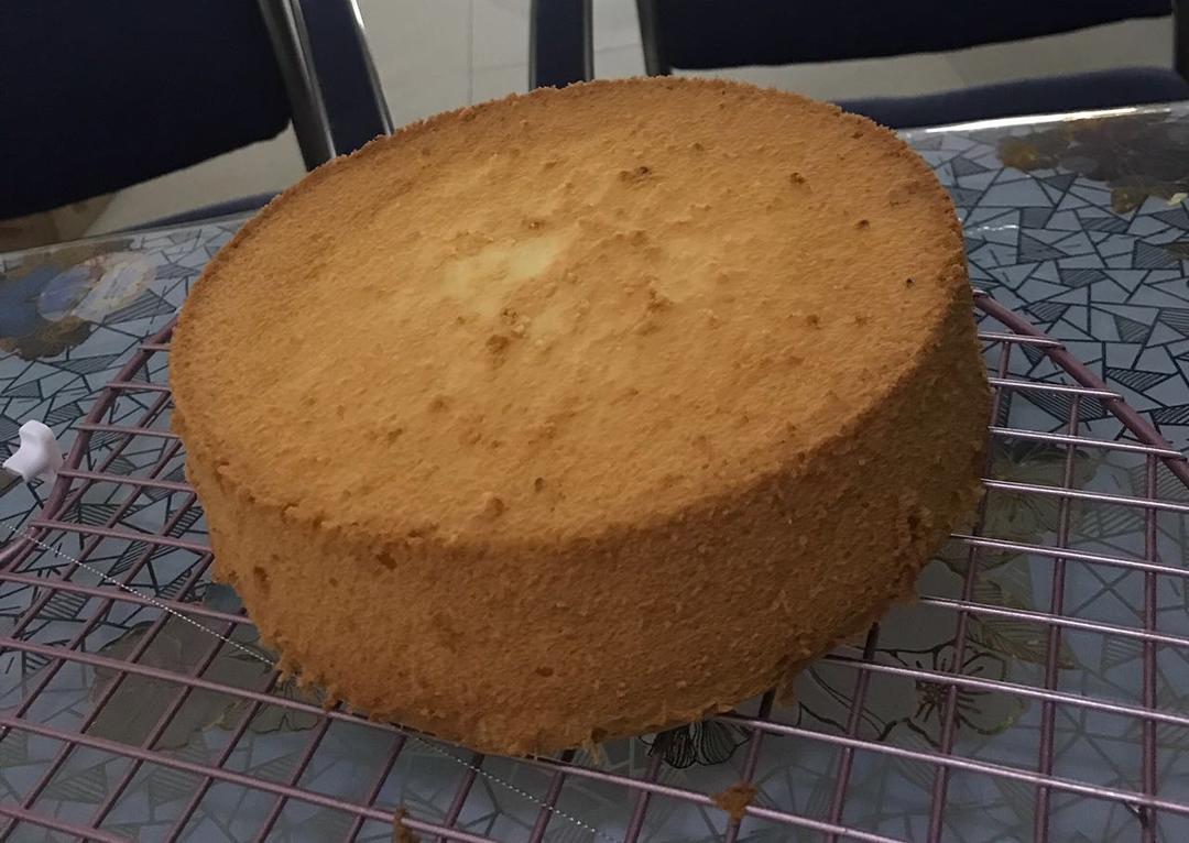烤箱做蛋糕（戚风蛋糕的做法）