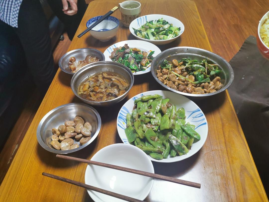 张妈妈家某一天的晚餐
