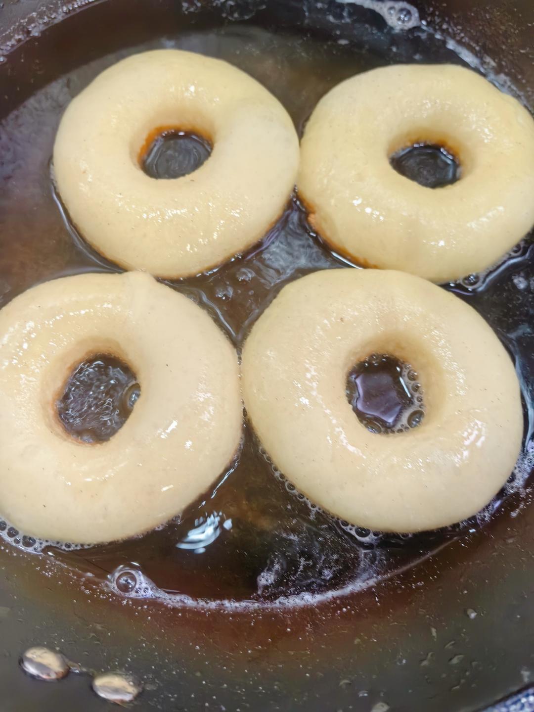 🍩超快手一小时低糖无需烤箱的甜甜圈（详细视频）