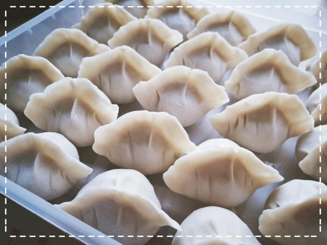 大肚饺子包法——后附视频  (胡萝卜牛肉馅儿)