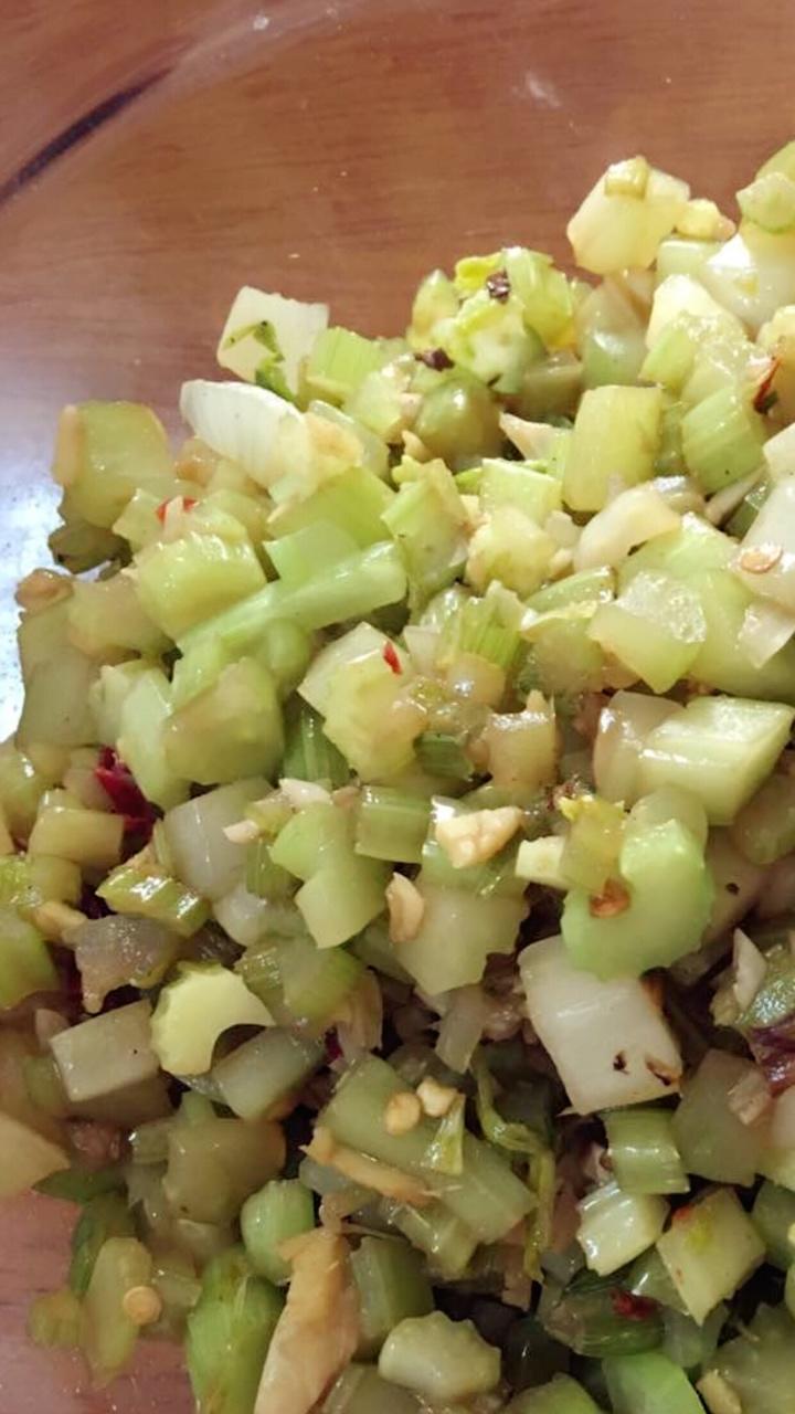 醋溜芹菜丁