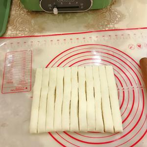 集合生煎与花卷双重美味的——生煎花卷的做法 步骤3