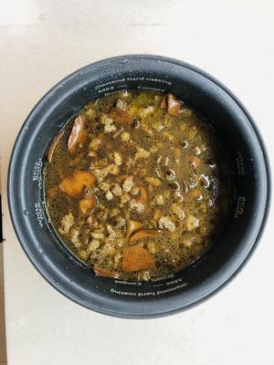 简单好吃的牛肝菌焖饭的做法 步骤5
