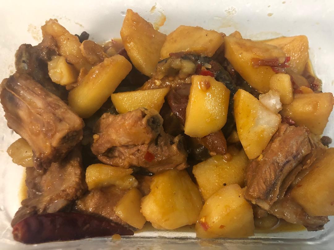 土豆炖排骨