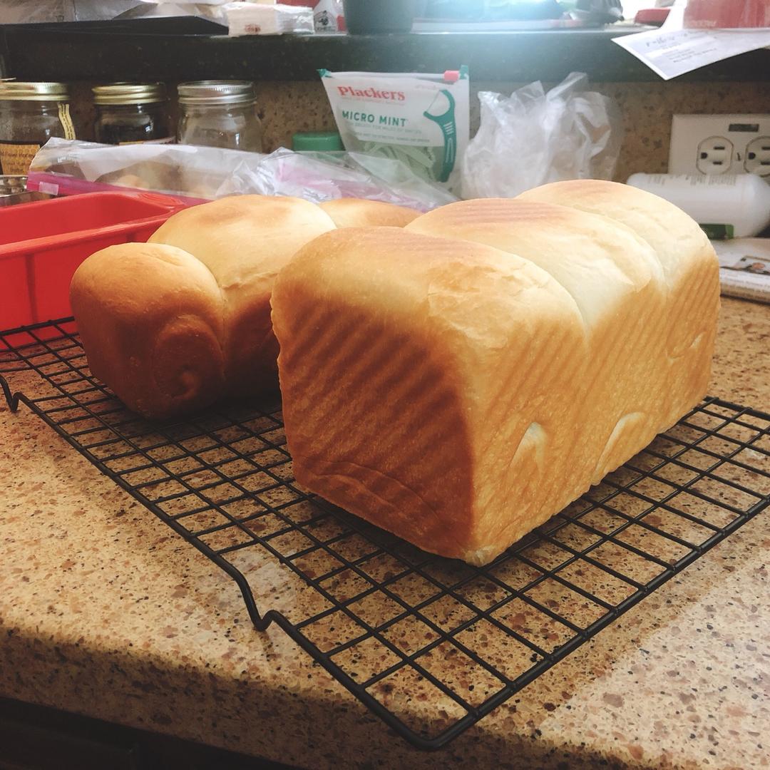 无黄油也香浓的纯淡奶油吐司（消耗淡奶油）（万用面包体）