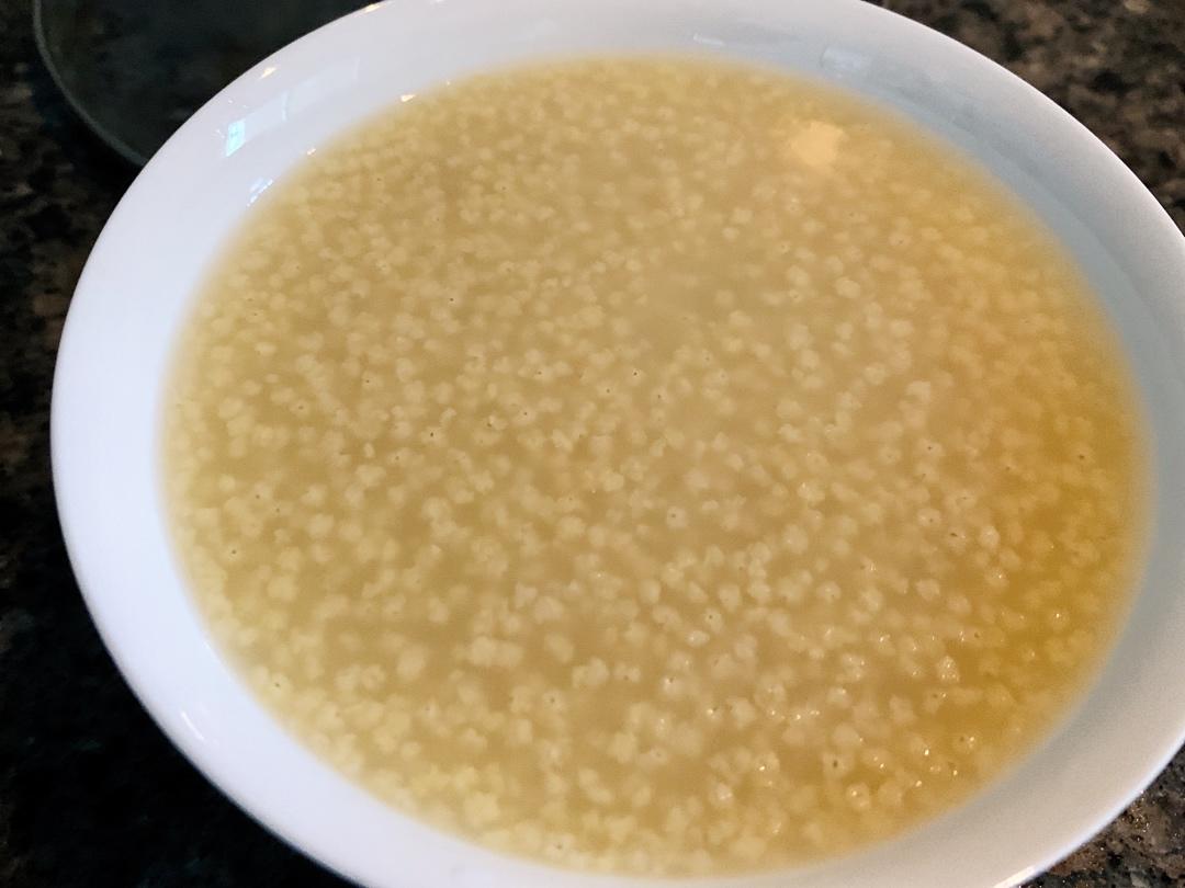 终于熬出一锅有厚厚米油的小米粥