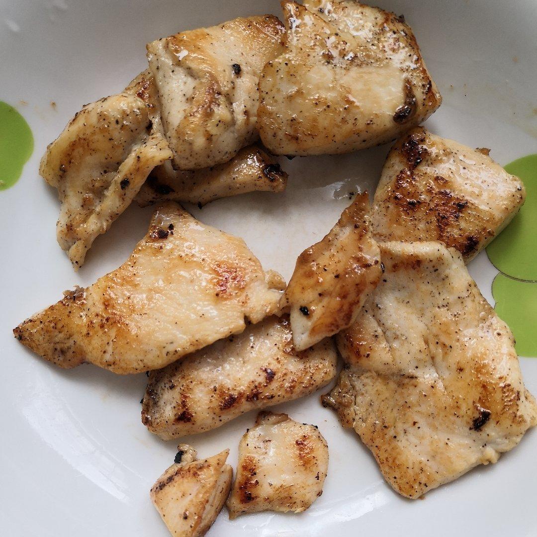 杜坎减肥餐--香煎鸡胸肉