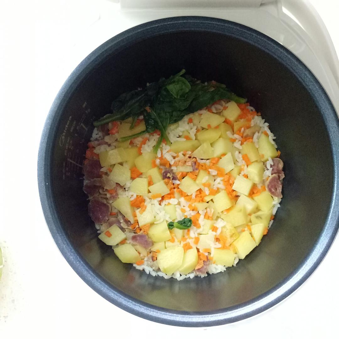 土豆焖饭（电饭锅版）