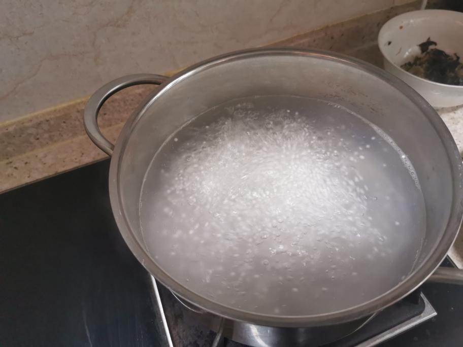 快手甜品：芒果椰汁西米露的做法 步骤3