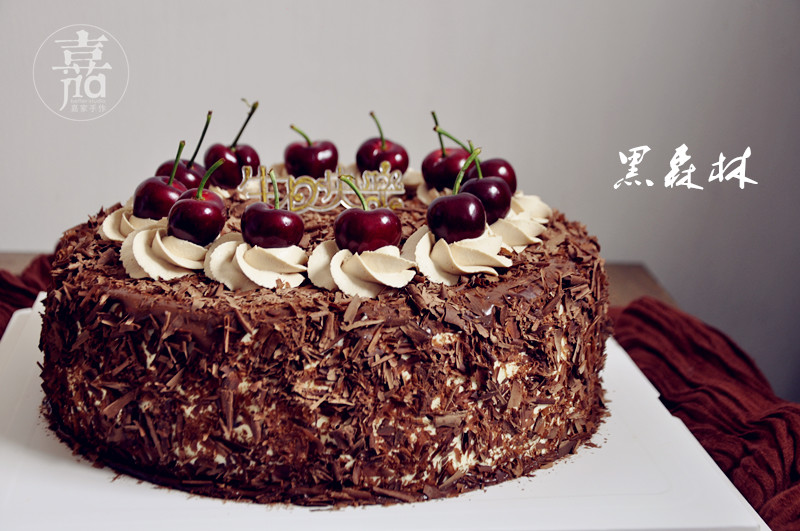 黑森林蛋糕——樱桃、奶油、巧克力的天作之合