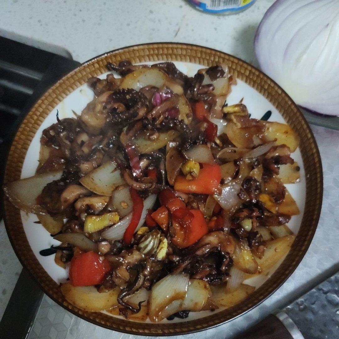 爆炒鱿鱼须，加上这一步，可以与铁板鱿鱼媲美