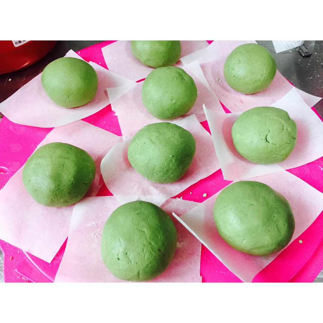 网红青团～～咸蛋黄肉松青团