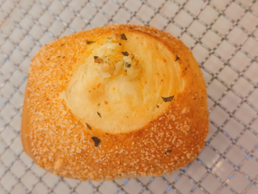 【跟做有奖】蒜香芝士香肠软面包｜咸口面包｜快手好吃