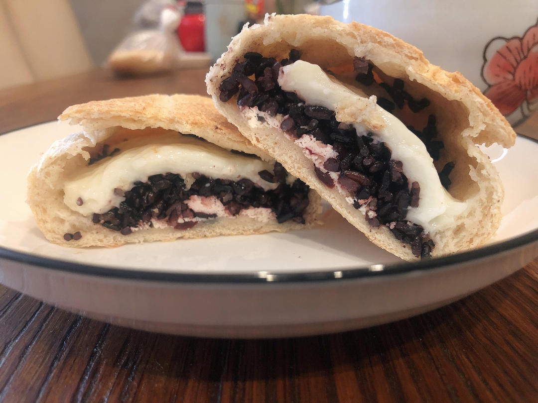 芋泥咸蛋黄软欧包